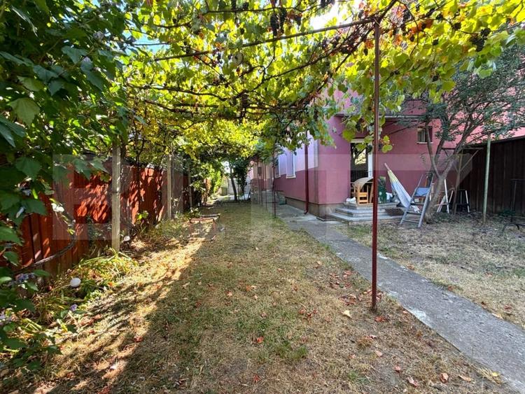 Casă individuală cu 2 camere cu Teren 450 Mp în Mărăști