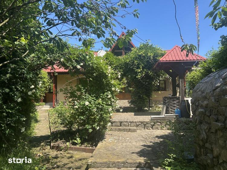 Casă cu 2 camere cu Teren 620 Mp în Piatra Șoimului