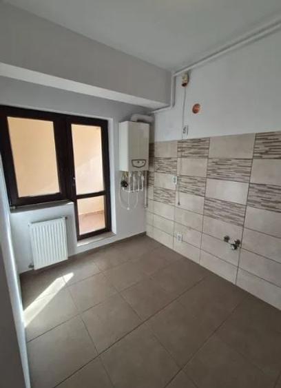 Apartament cu 2 camere semidecomandat în Eroii Revoluției