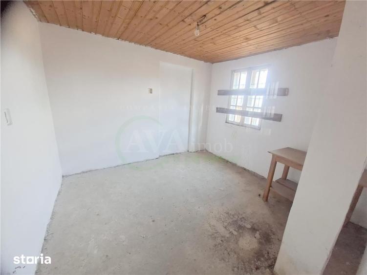 Casă cu 3 camere cu Teren 2413 Mp în Cleja