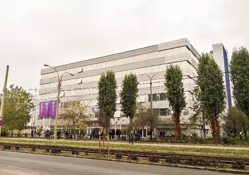 Birou, de 2,173 mp, în P-ta Presei Libere