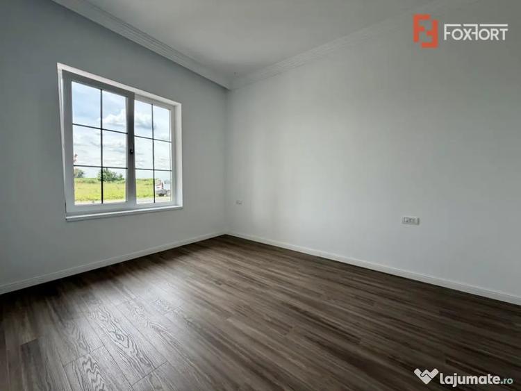 Casă cu 4 camere cu Teren 688 Mp în Sânandrei