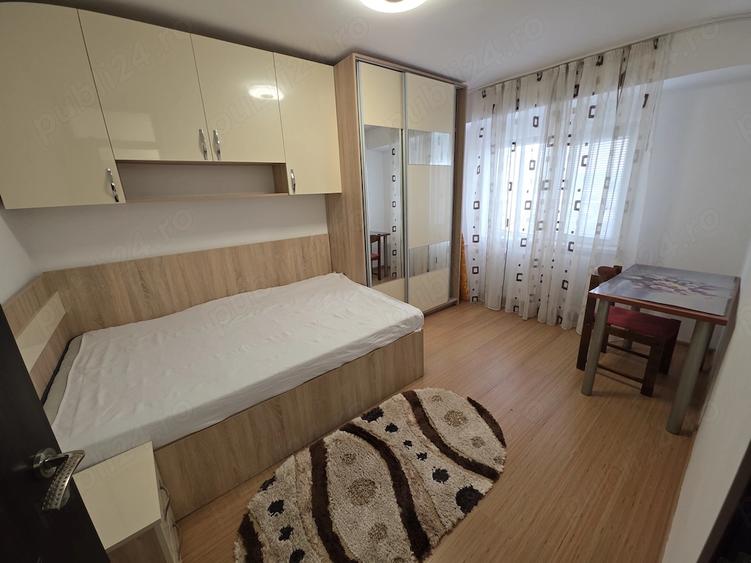 Apartament cu 3 camere decomandat în Tineretului
