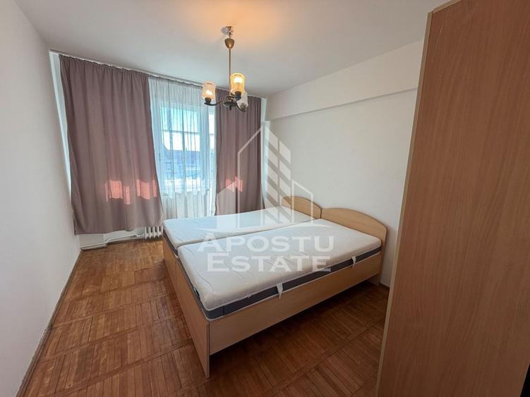 Apartament cu 3 camere semidecomandat, mobilat în Iosefin