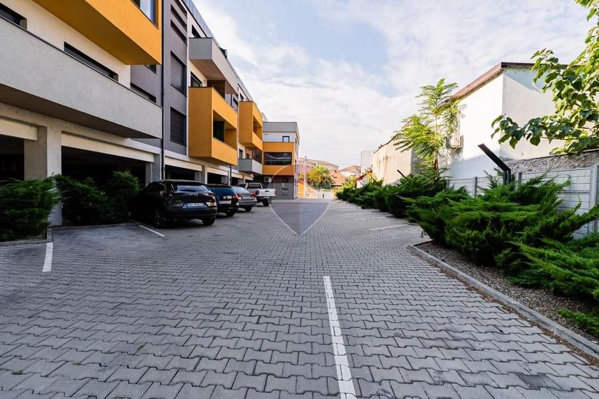 Apartament cu 2 camere decomandat, mobilat în Decebal