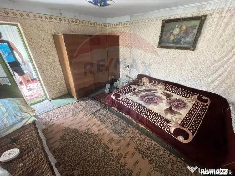 Casă cu 4 camere cu Teren 2366 Mp în Căiata