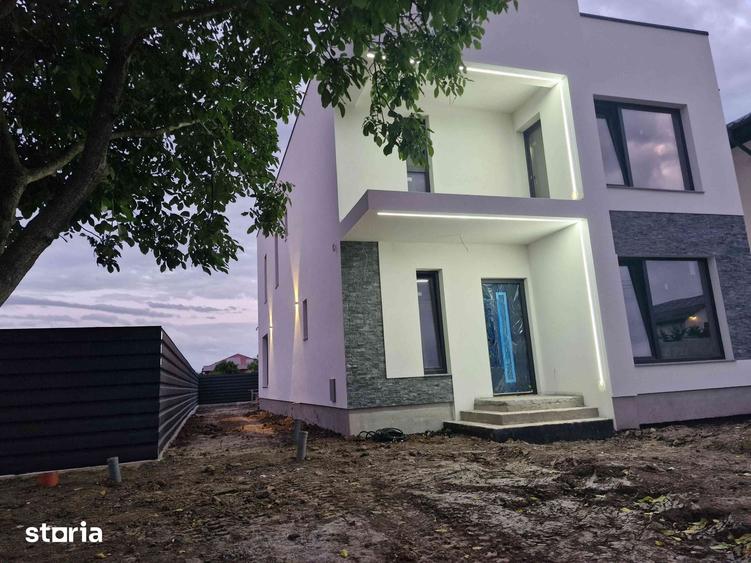 Casă cu 5 camere cu Teren 511 Mp în Tunari