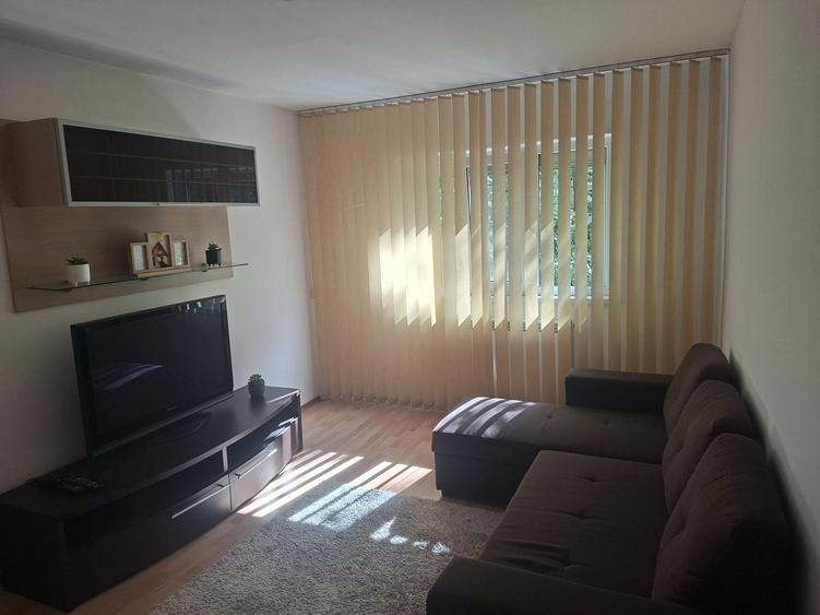 Apartament cu 2 camere decomandat în Decebal