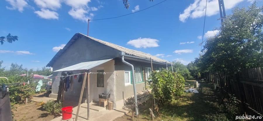 Casă cu 3 camere cu Teren 2100 Mp în Livedea