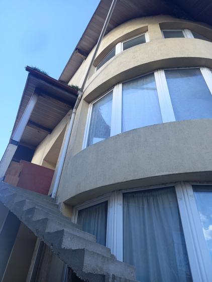 Casă cu 4 camere în Mehala