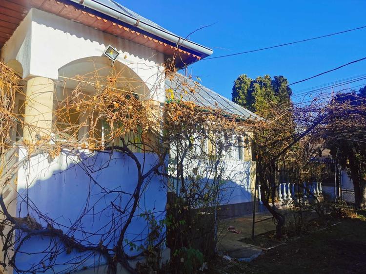 Casă cu 4 camere în Valea Mare-Pravăț