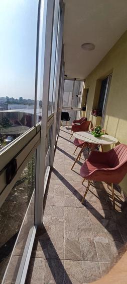 Apartament cu 3 camere decomandat în Berceni