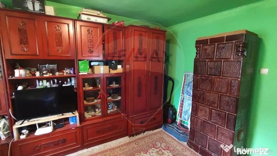 Casă cu 4 camere cu Teren 1710 Mp în Fonău