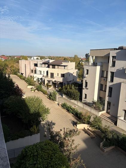 Apartament cu 2 camere semidecomandat, mobilat în Est