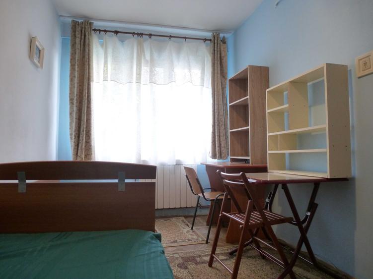 Apartament cu 3 camere decomandat în Copou