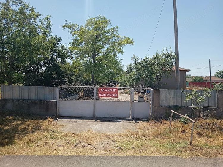 Casă cu 3 camere cu Teren 3500 Mp în Baia