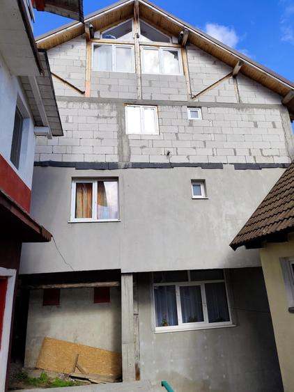 Casă cu 10 camere cu Canalizare în Exterior Vest