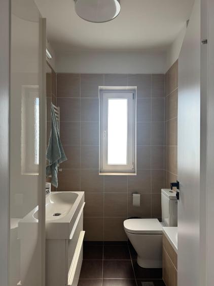 Apartament cu 4 camere decomandat, mobilat în Tei