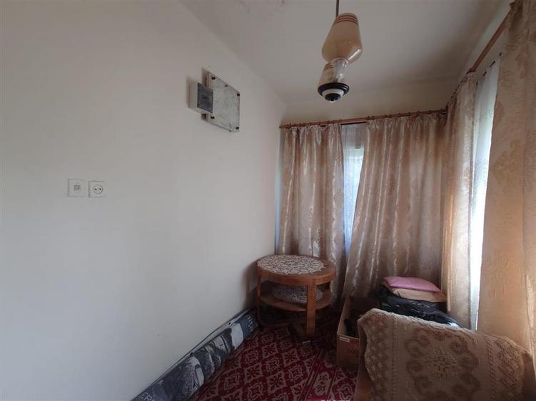 Casă individuală cu 4 camere cu Teren 3892 Mp în Baia de Criș
