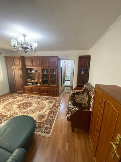 Apartament cu 2 camere semidecomandat în Cihei