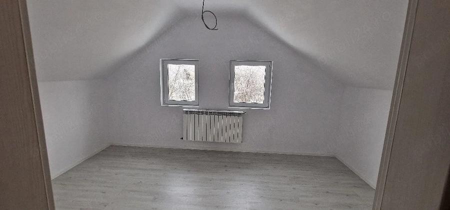 Casă cu Teren 250 Mp în Central