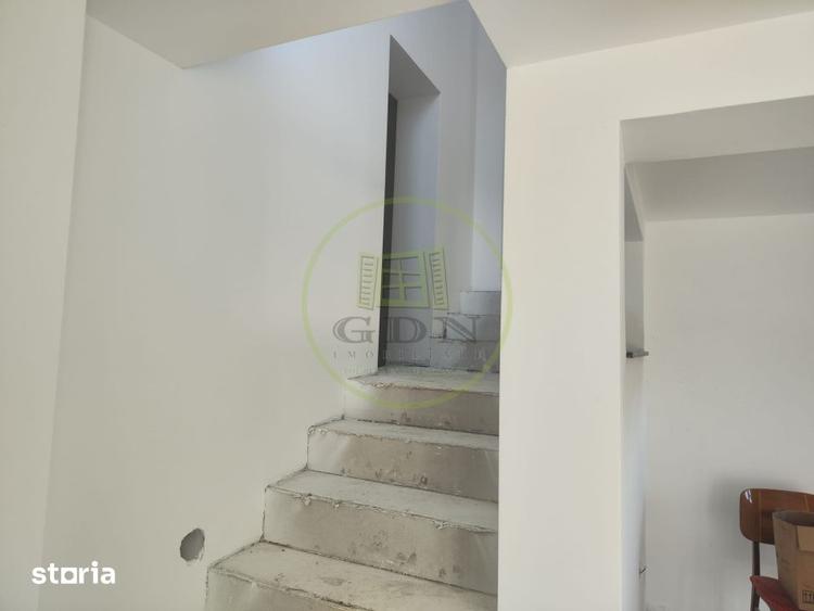 Casă cu 4 camere cu Teren 350 Mp în Podari