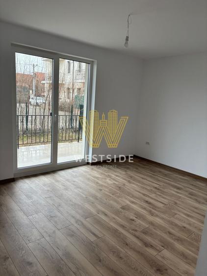Apartament cu 3 camere decomandat în Girocului