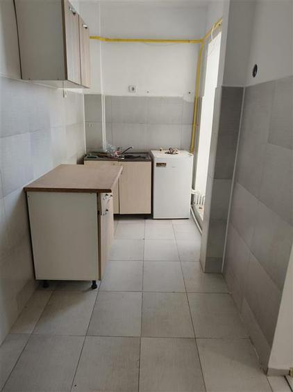 Garsonieră decomandată, mobilată în Radu Negru