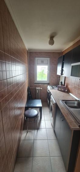 Garsonieră decomandată în Titan