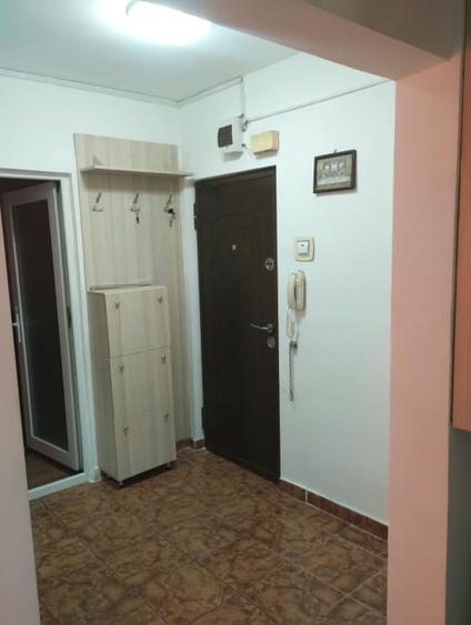 Apartament cu 2 camere decomandat, mobilat în CET