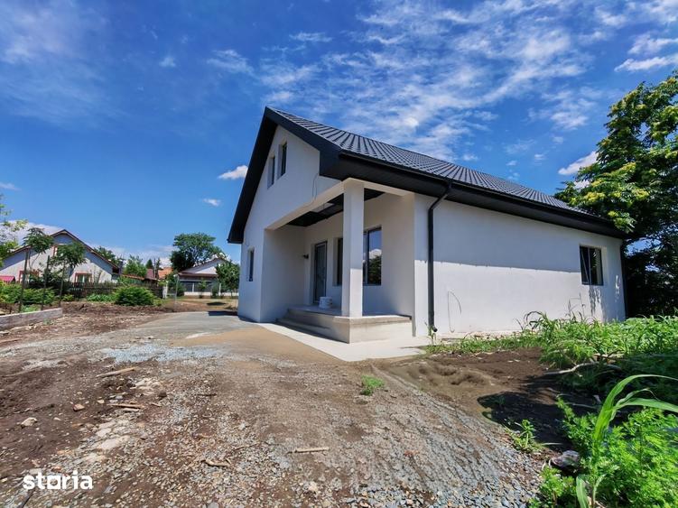 Casă cu 3 camere cu Teren 200 Mp în Valu lui Traian