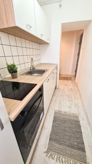 Apartament cu 2 camere semidecomandat în Girocului