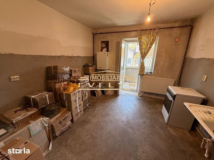 Apartament cu 3 camere decomandat în Central