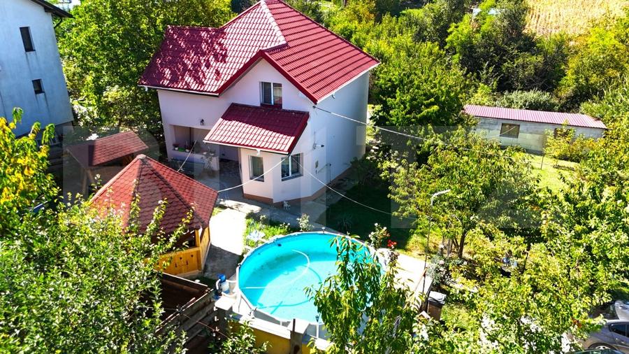 Casă individuală cu 4 camere cu Piscina în Breazu
