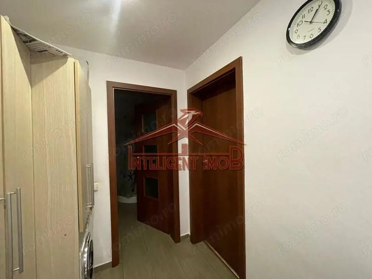 Apartament cu 4 camere semidecomandat în Central