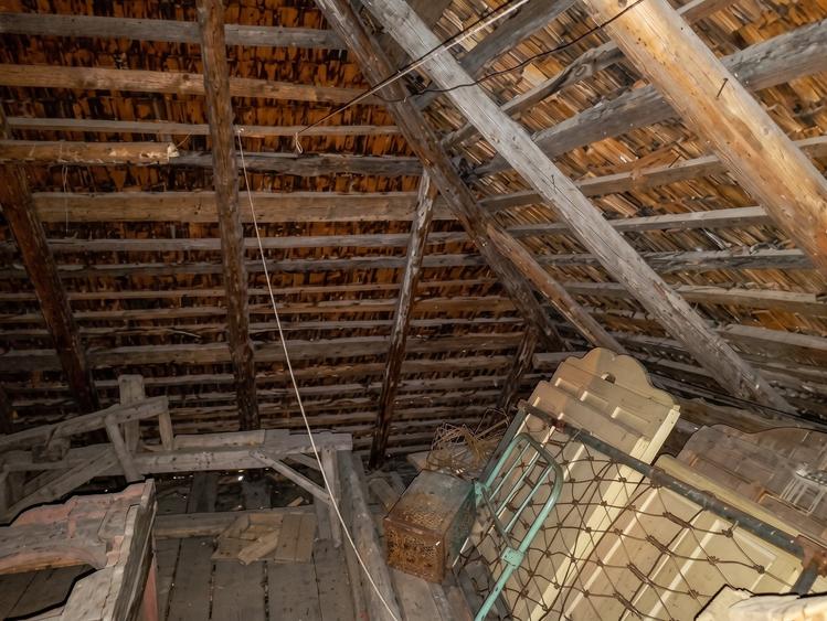 Casă cu 6 camere cu Teren 749 Mp în Predeal