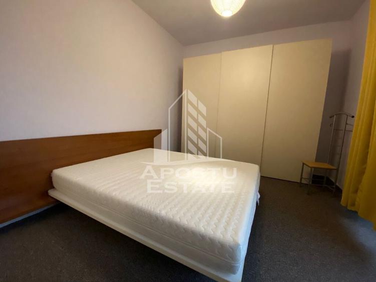 Apartament cu 4 camere decomandat, mobilat în Central