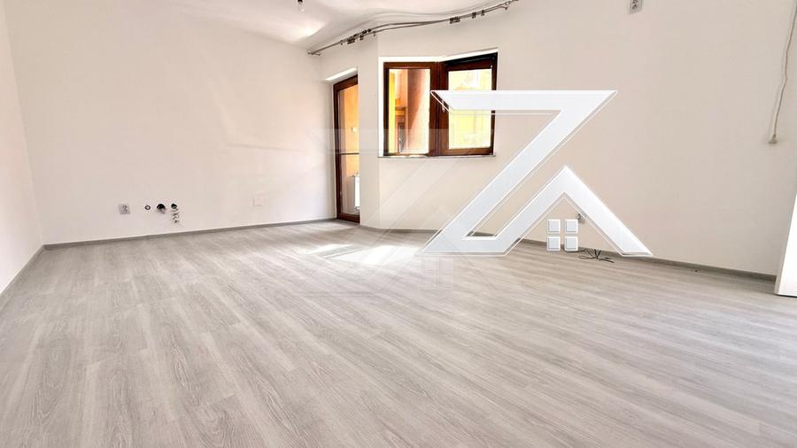 Apartament cu 4 camere decomandat în Craiovița Nouă
