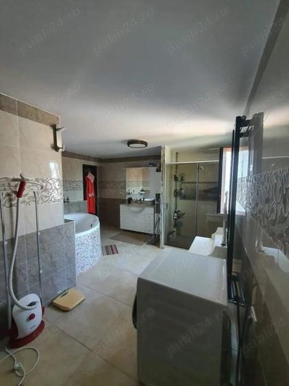Casă cu 3 camere cu Teren 600 Mp în Central
