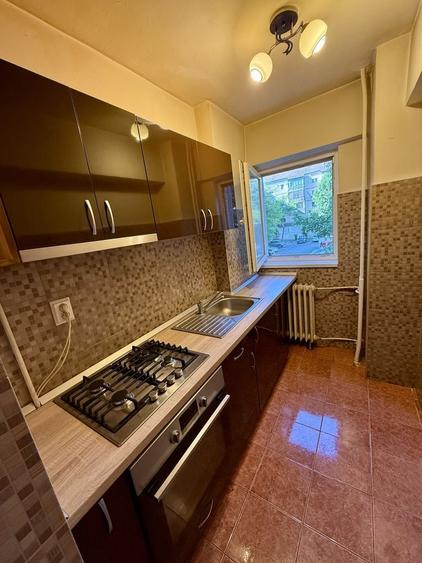 Garsonieră decomandată în Soarelui