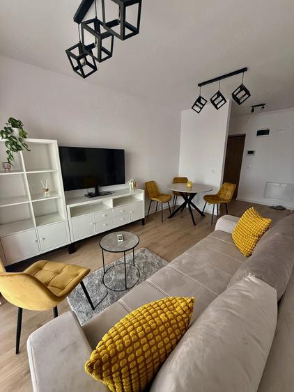 Apartament cu 2 camere decomandat în Titan