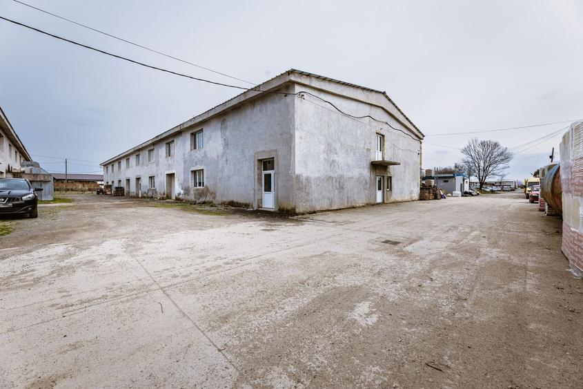 Spațiu industrial, de 330 mp, în Vest