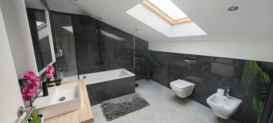 Duplex cu 5 camere cu Canalizare în Moșnița Nouă