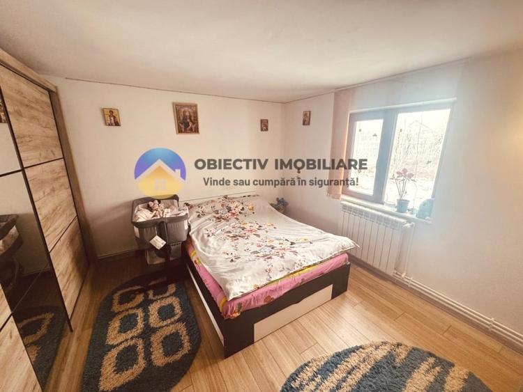 Casă individuală cu 3 camere cu Canalizare în Dumbrava Roșie