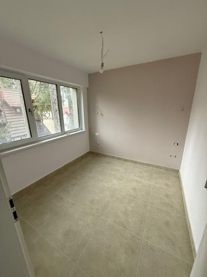 Apartament cu 6 camere decomandat în Clăbucet