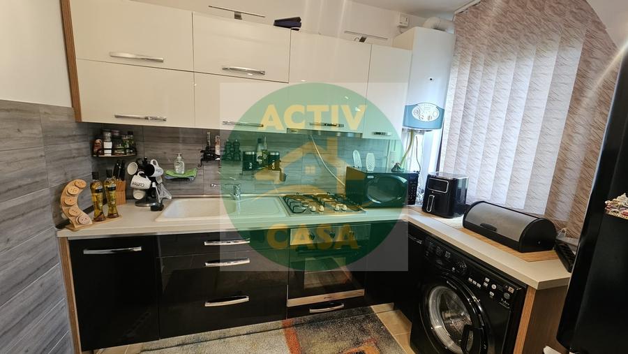 Apartament cu 3 camere semidecomandat în Est