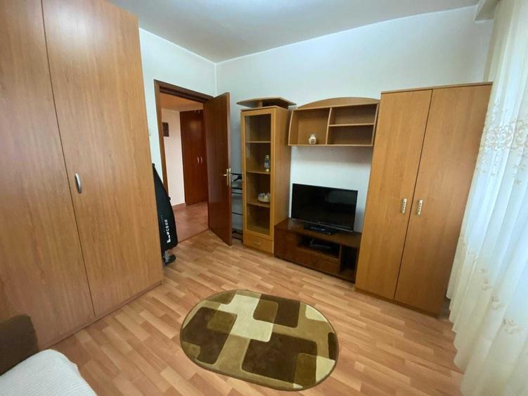 Apartament cu 4 camere decomandat în Iancului