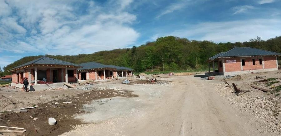 Casă individuală cu 3 camere cu Canalizare în Primăverii