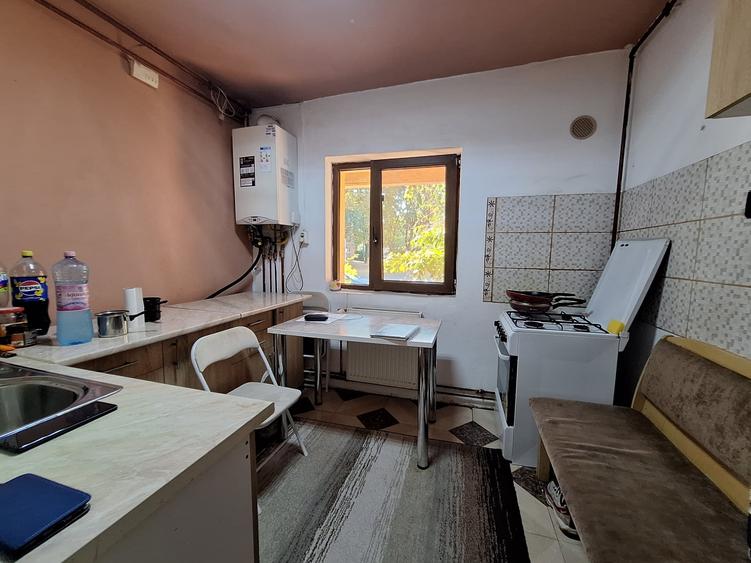 Apartament cu 3 camere decomandat, mobilat în Baba-Dochia