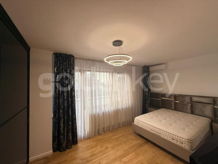 Penthouse cu 3 camere decomandat, mobilat în Herăstrău